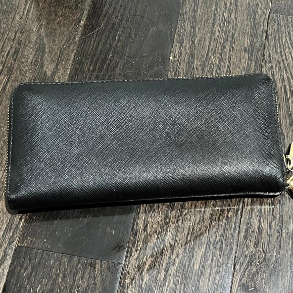 USED Michael Kors Clutch - Picture 2 of 5